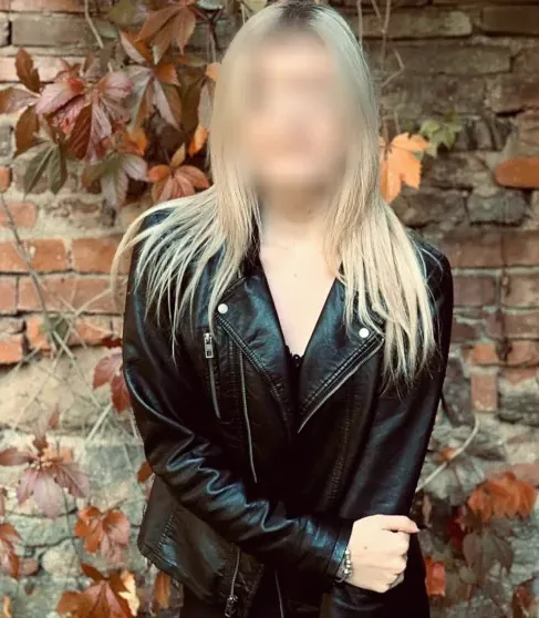 Antonia, 32