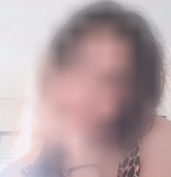 Ayse, 25