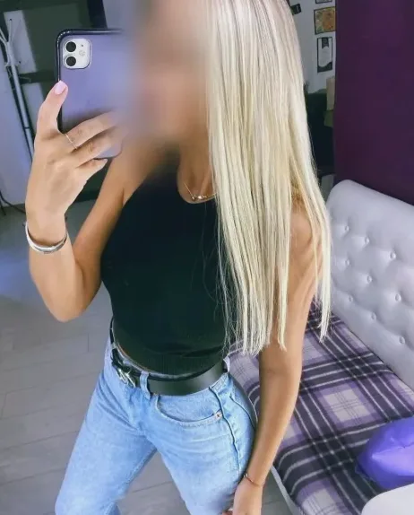 Jacqueline, 33