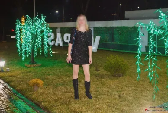 Jasmin, 32