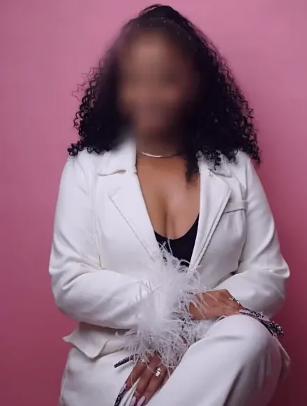 Leyla, 39