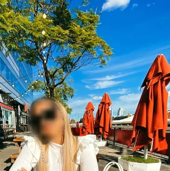 Nadja, 29