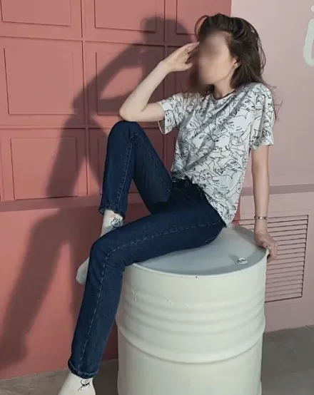 Nora, 21