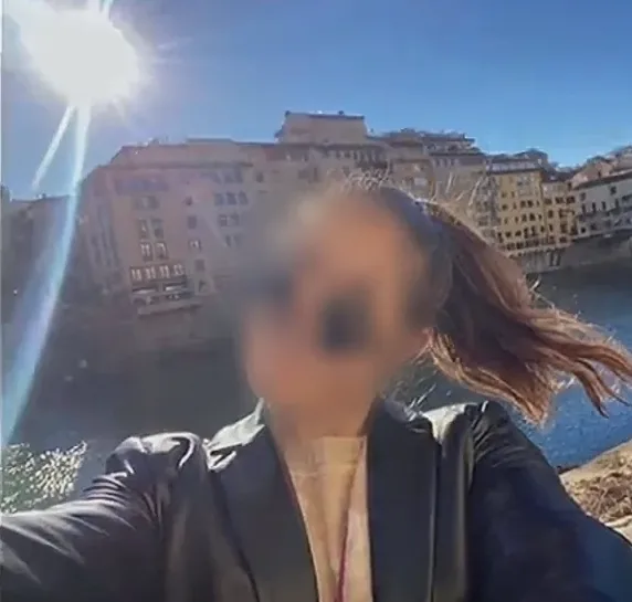 Nora, 27