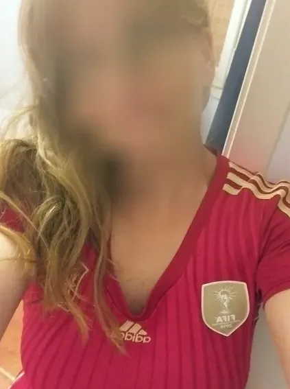 Sabrina, 35