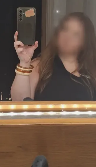 Sarah, 19