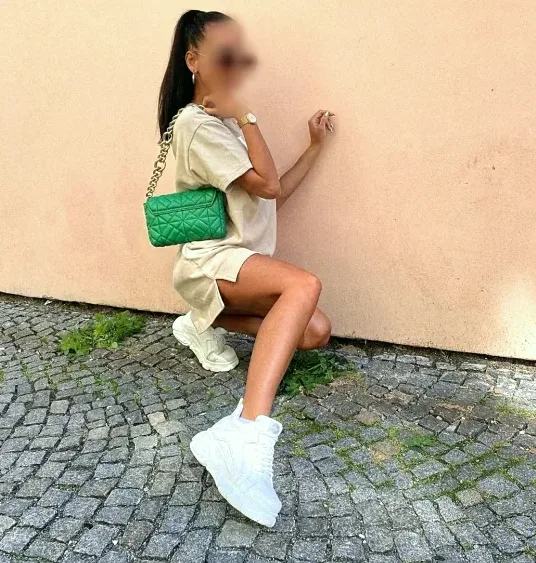 Sophie, 30