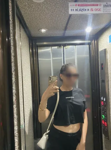 Svenja, 33