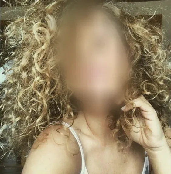 Yvonne, 25