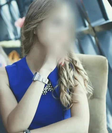 Zeynep, 20